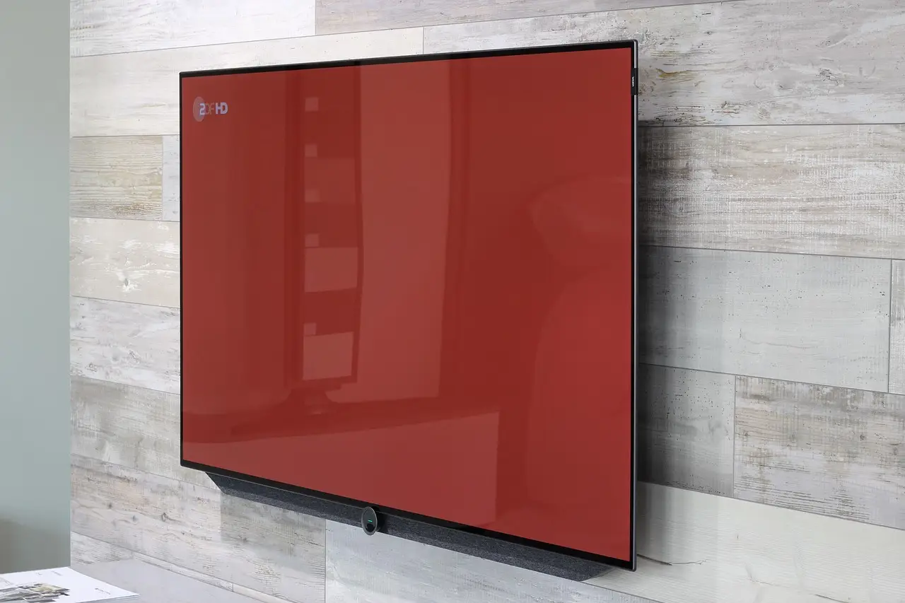 Cybersecurity bounty hunter says Samsung TVs use AI to record audio and screenshots for ads