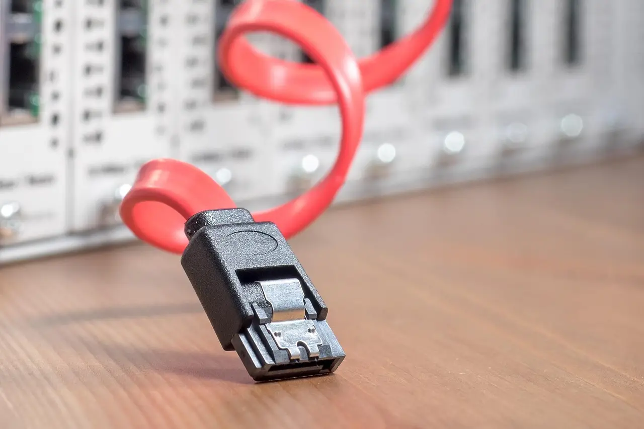 Code-execution flaw in UEFI firmware threatens most servers on planet Earth