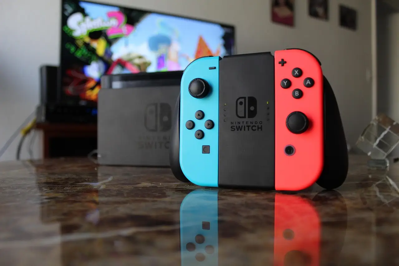 Microsoft reportedly plans Xbox handheld in 2027, next-gen console in 2028